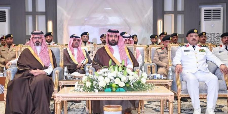 أمير منطقة جازان يزور مقر قيادة حرس الحدود بالمنطقة