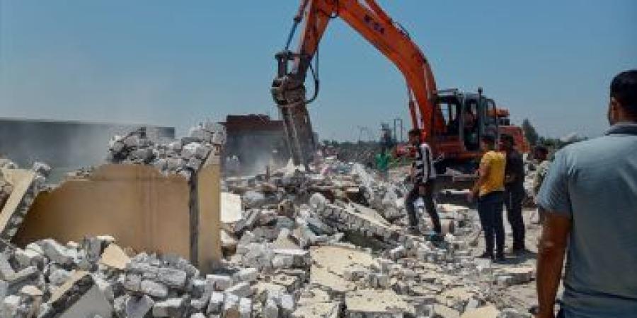 محافظ الإسكندرية يشدد على رؤساء الأحياء بالتصدي الحاسم لمخالفات البناء