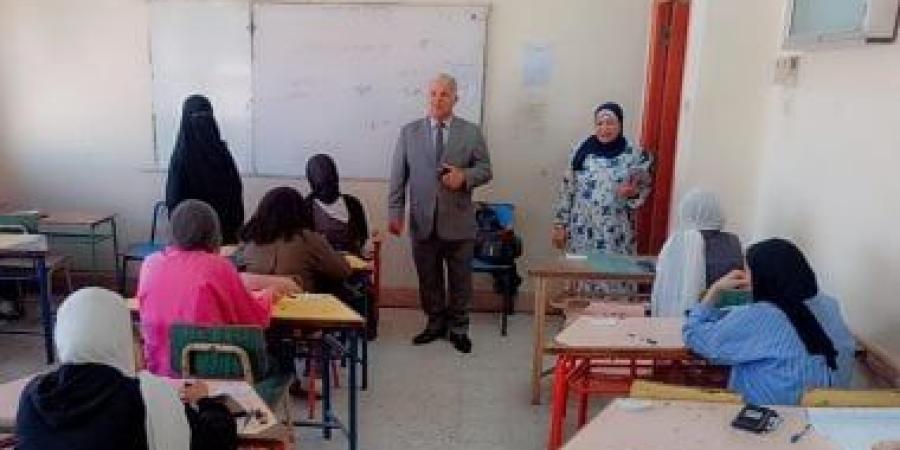 إحالة 4 ملاحظين وإدارية للتحقيق بلجان الشهادة الإعدادية بالفيوم