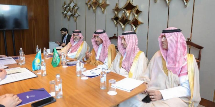 وزير الصناعة يبحث مع نظيره الكازاخستاني تعزيز التعاون الصناعي والتعديني