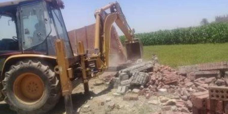 محافظ الوادي الجديد تعتمد التسعير الجديد لتقنين أراضي تغيير الاستخدام