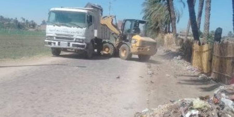 رفع 90 طنًا من المخلفات والتراكمات بقرى مركز أبنوب بمحافظة أسيوط