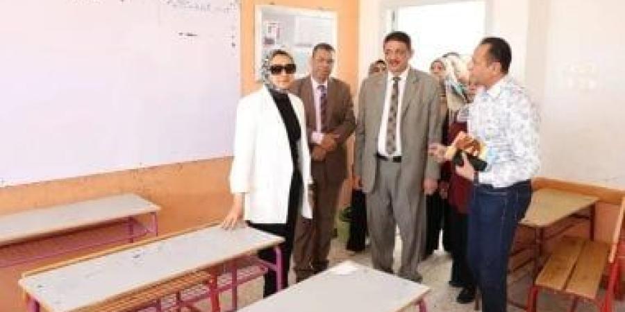 محافظ الوادي الجديد تتفقد جاهزية لجان الثانوية العامة واستراحات المراقبين
