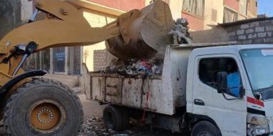 رفع 100 طن من الأتربة والمخلفات بـ 3 قرى بمركز سوهاج