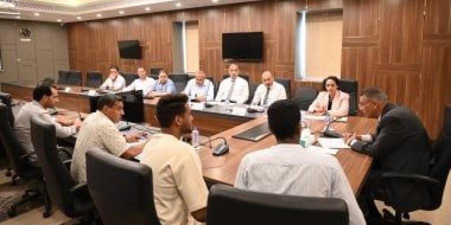 محافظ جنوب سيناء يعقد لقاء مع المواطنين ويوجه بسرعة حل المشاكل وتنفيذ القرارات