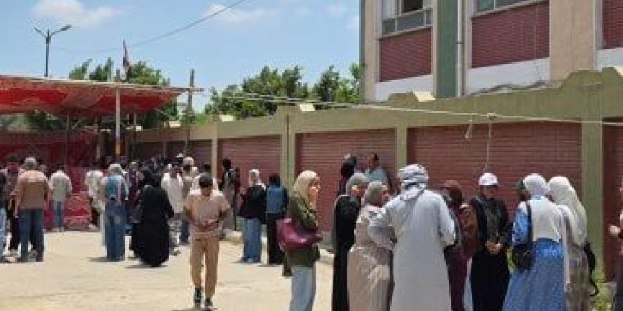 إصابة طالبة بحالة إغماء وإسعافها داخل اللجنة بالدقهلية