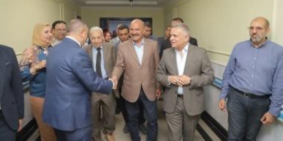 محافظ السويس يتفقد المستشفى الجامعى لتعزيز الشراكة ودعم التجهيزات الطبية