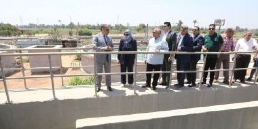 محافظ الشرقية يتفقد محطة معالجة الصرف الصحي بالزنكلون