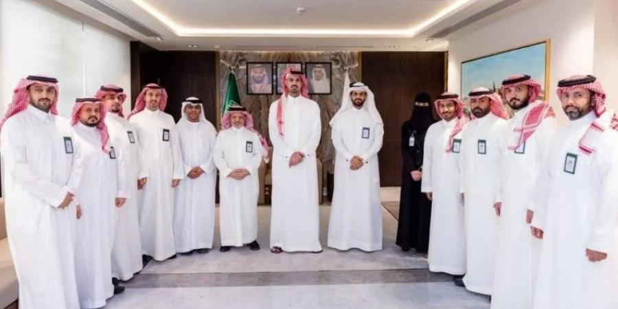 أمين منطقة الرياض يُكرّم فريق الأمانة الفائز بجائزة التميز في إدارة المرافق والأصول
