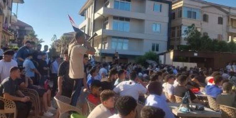 بأعلام مصر.. جماهير دمياط تحتفل بصعود منتخب مصر لدور الـ 32.. فيديو